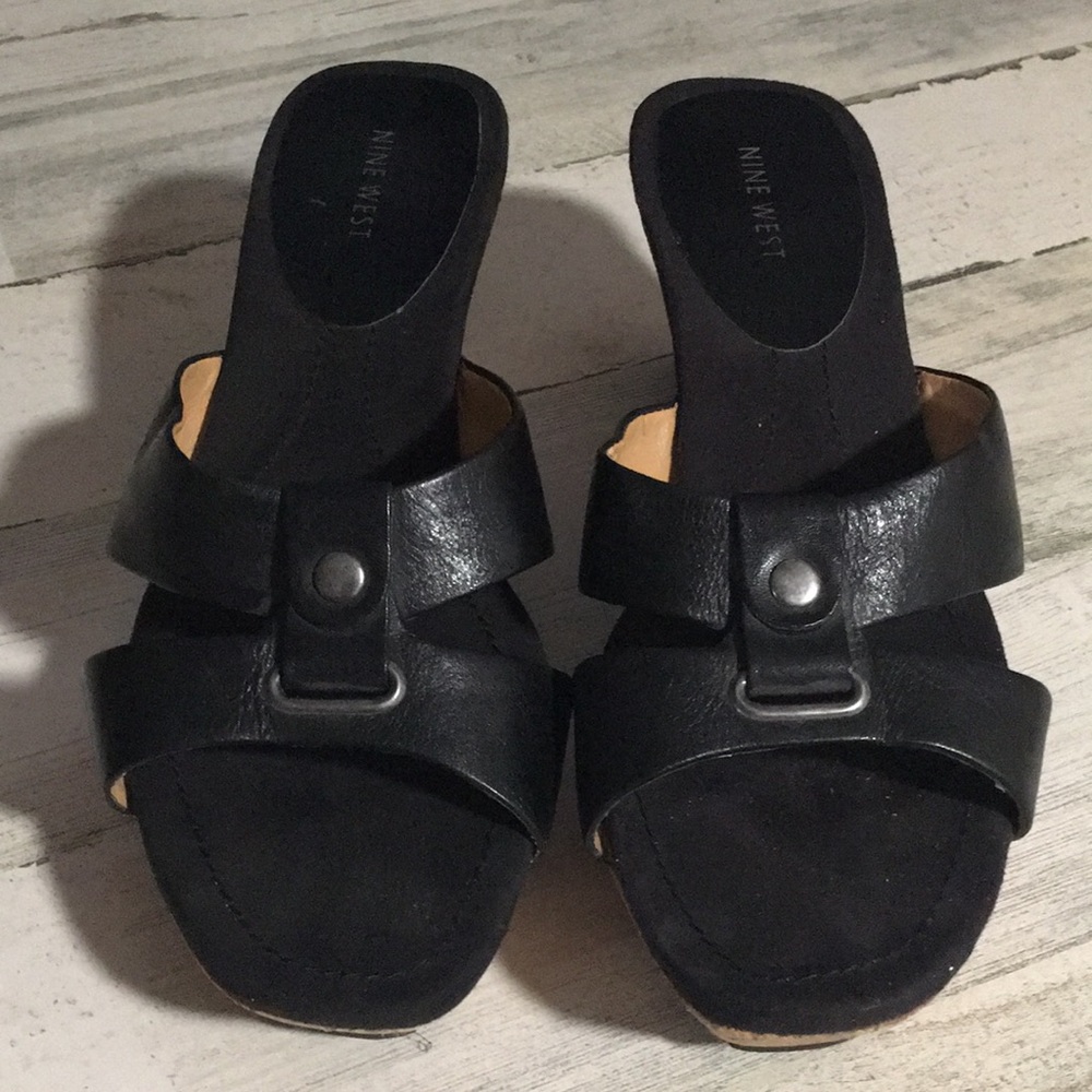 Nine West woman’s black leather cork look wedge open toed sandal size 9.5